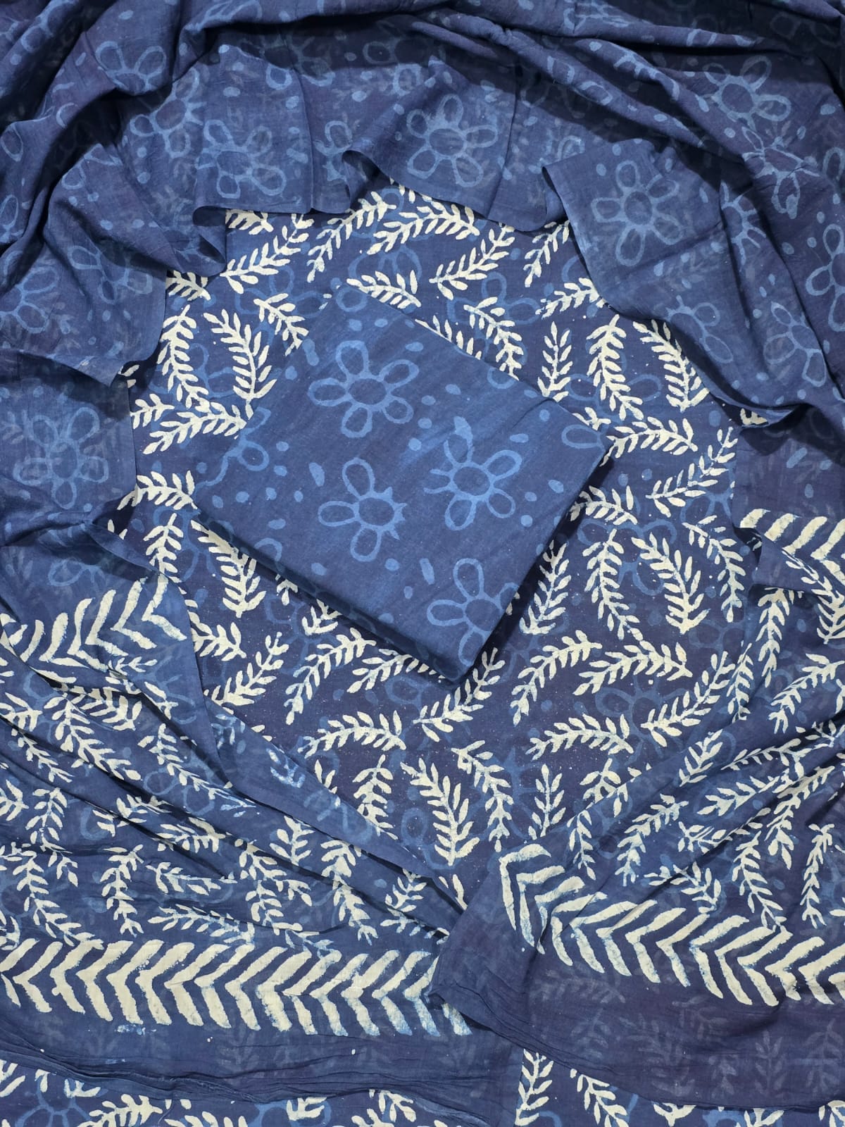 comfortable ethnic cotton suit with mulmul dupatta