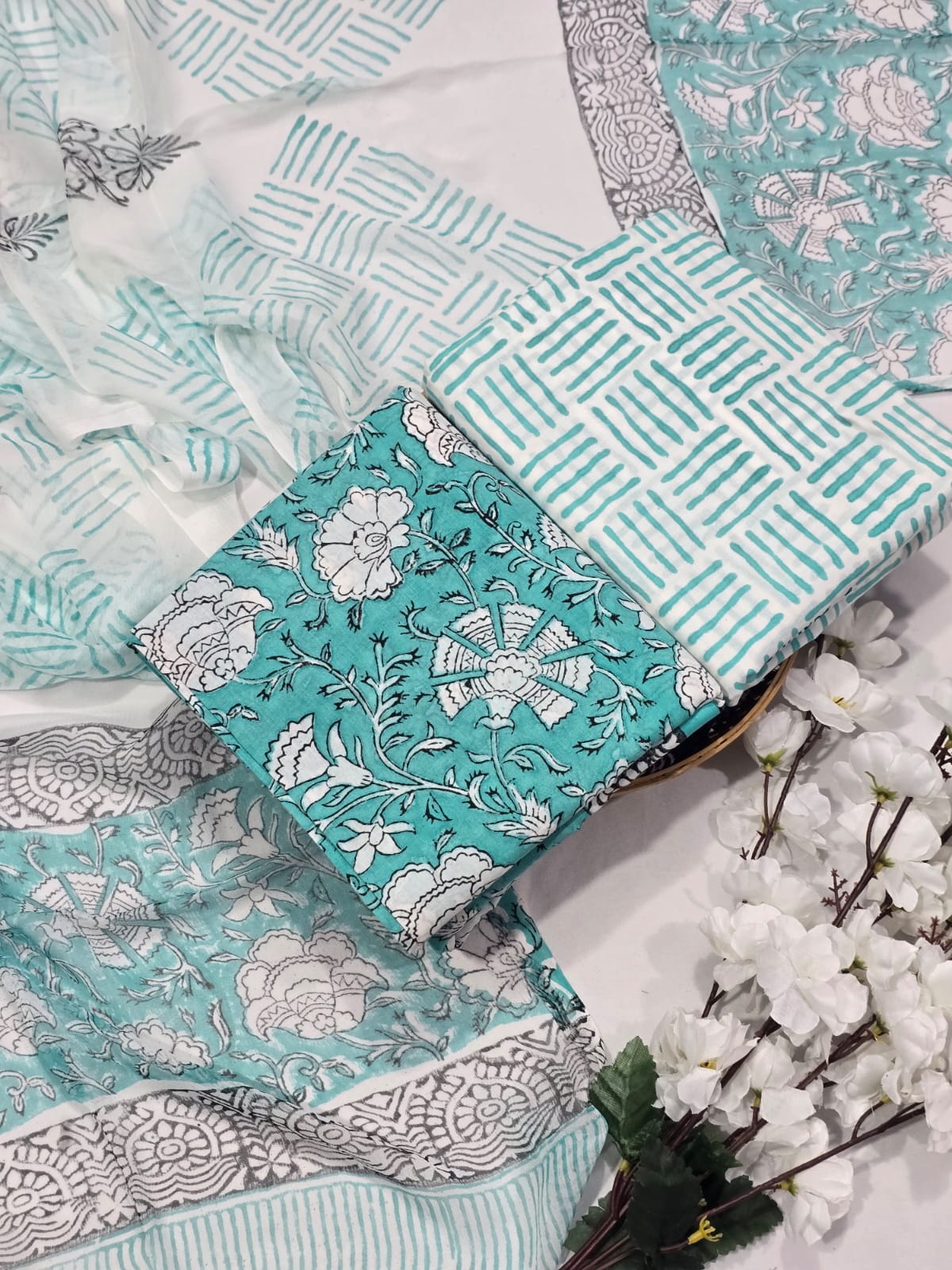 Elegant Indigo Cotton Suit Set with Chiffon Dupatta - Sanganeri Style