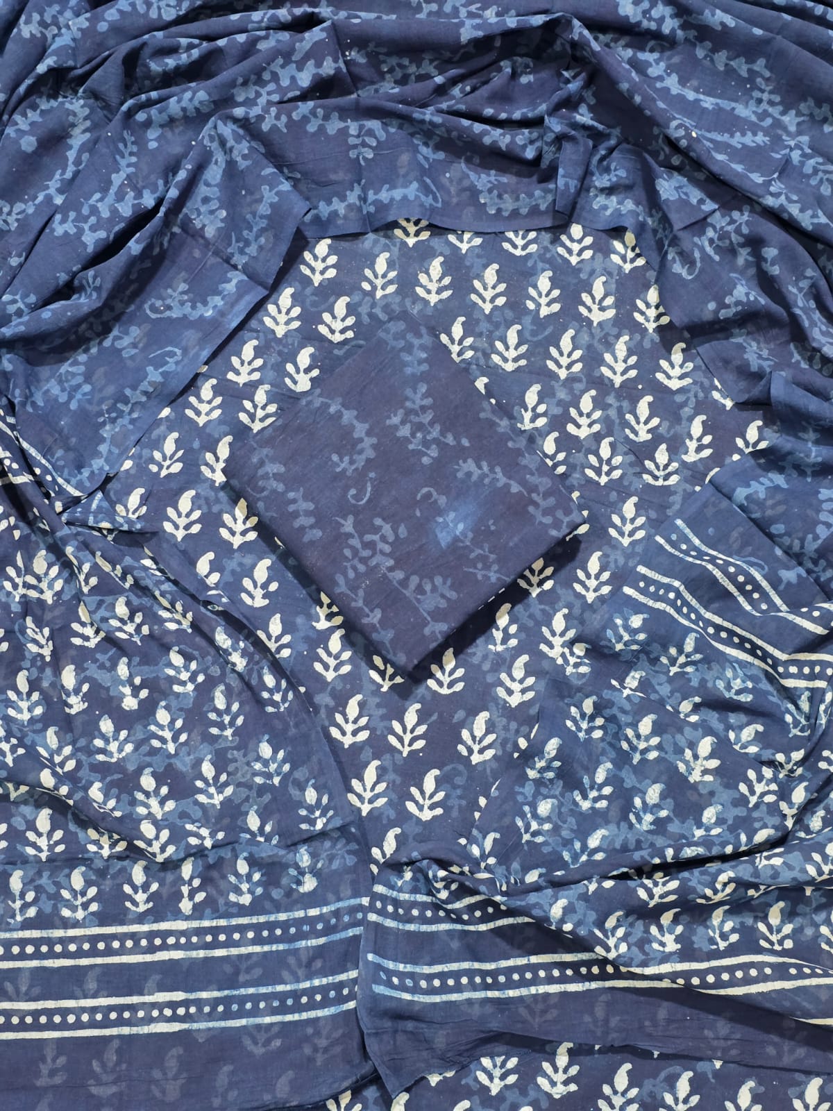 stylish daily wear cotton suit with mulmul dupatta