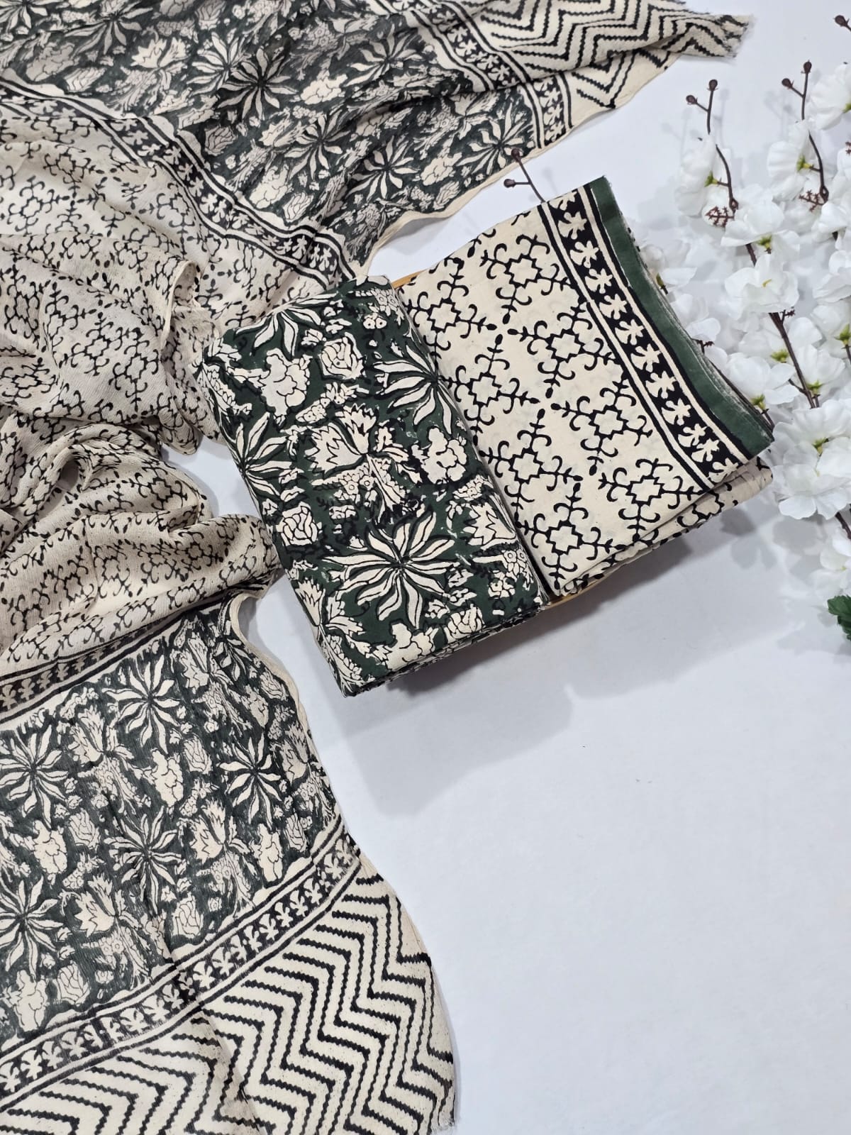 Contemporary Sky Blue Cotton Suit Set with Chiffon Dupatta - Geometric Print